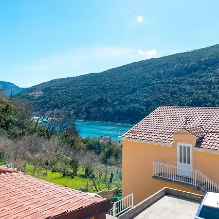 Summer House Dario