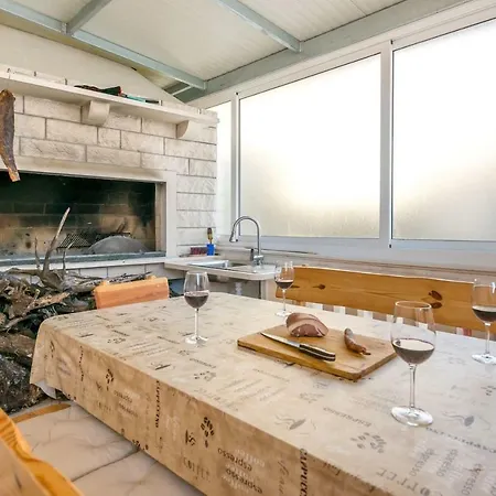 בית נופש Summer House Dario *